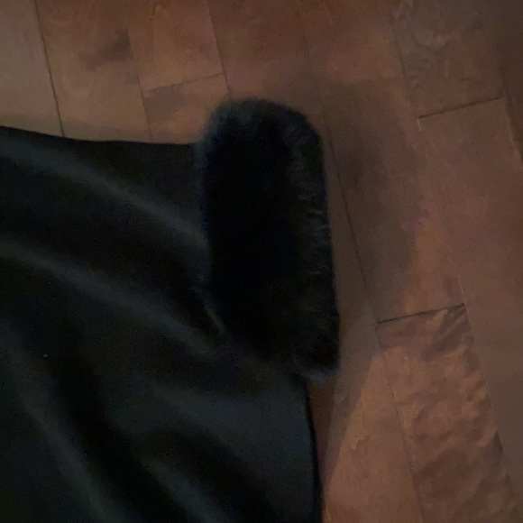 Cashmere and Fox Furr Poncho - Picture 4 of 8